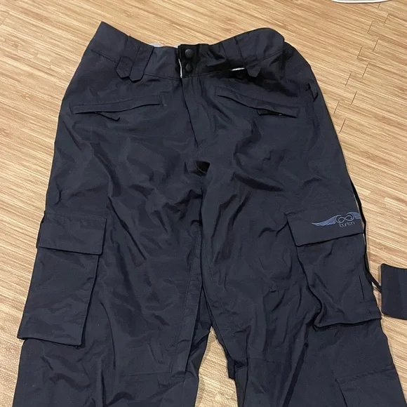 Burton Black Cargo Pants - Picture 4 of 8